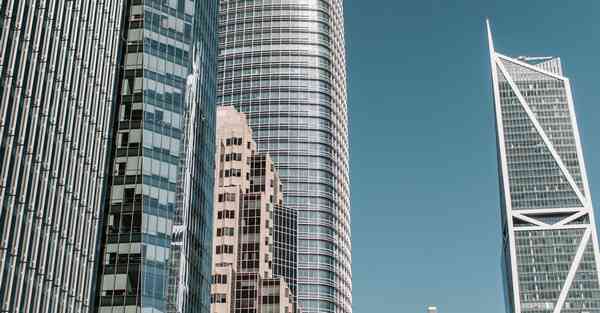 公司宣传片视频怎么做_公司宣传片视频封面