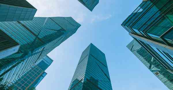 如何制作宣传封面电脑