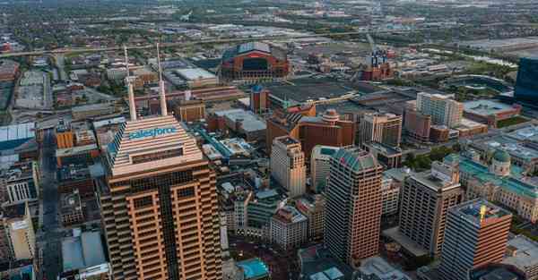 公司宣传片视频怎么做_公司宣传片视频封面